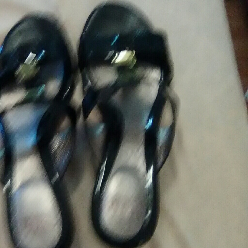 Barely worn sofft sandals